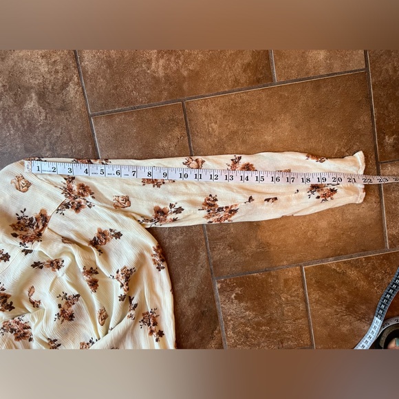 Altar’d State Squirrels and Flowers Blouse - Picture 12 of 12